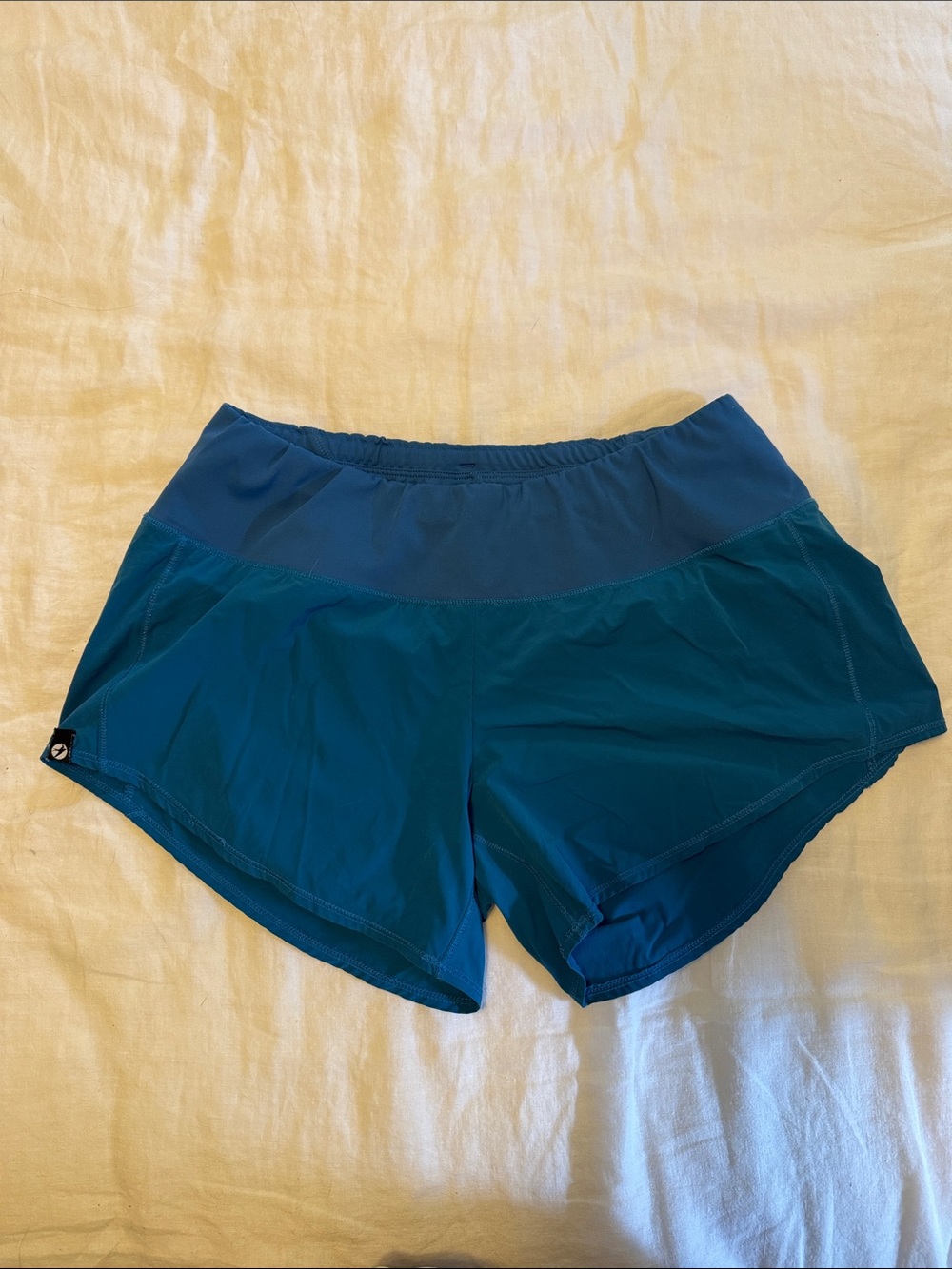 Oiselle Womens Roga Shorts